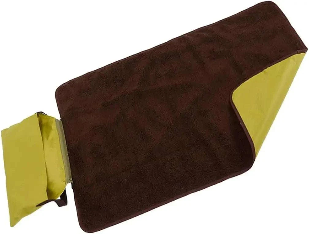 Foldable premium waterproof pet blanket for dogs with soft lamb fleece and durable Oxford cloth.