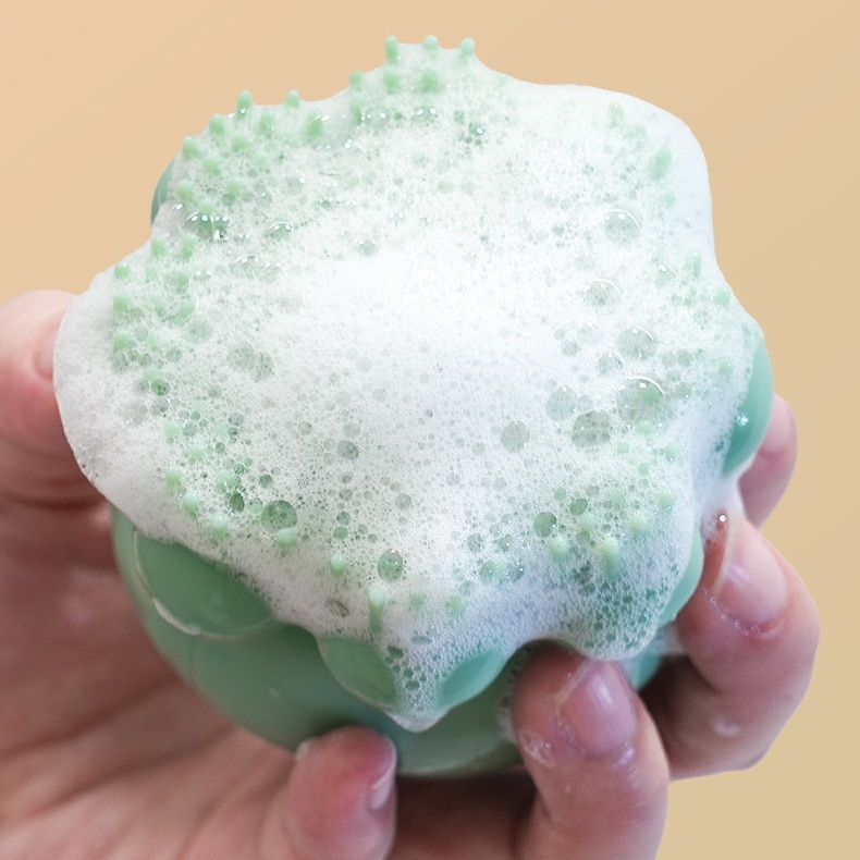 Sherloctopus pet bath massager with gentle rubber bristles and soap lather for cats and dogs grooming
