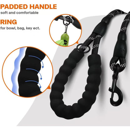 Single bungee rope leash with padded handle and 360° swivel clasp for comfortable dog walking