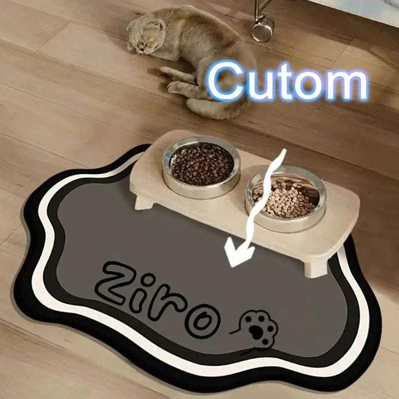 Personalised pet feeding mat made of non-slip, waterproof diatom mud in a cute shape