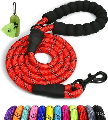 Single bungee rope leash with padded handles and 360° swivel clasp for dog walking