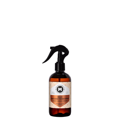 Melanie Newman Relax Coat Conditioning Spray 250ml bottle for dogs, featuring soothing essential oils.